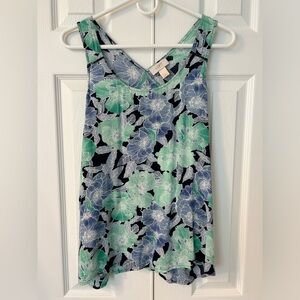 LOFT size S flowy open back top